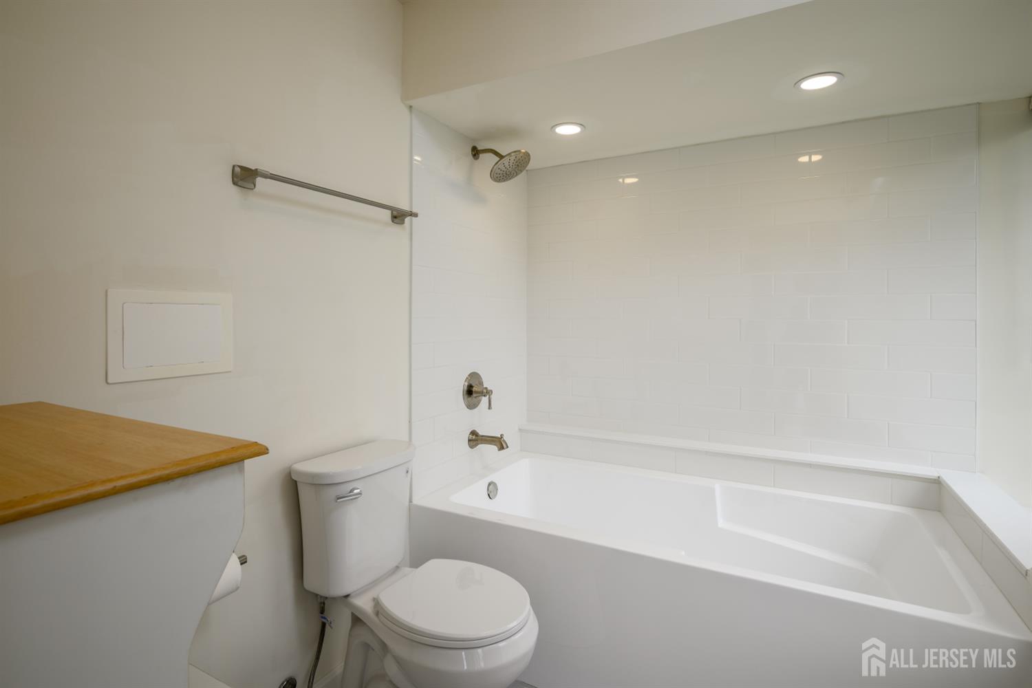 13 Benjamin Franklin Drive, Monroe, NJ, 08831 image 21