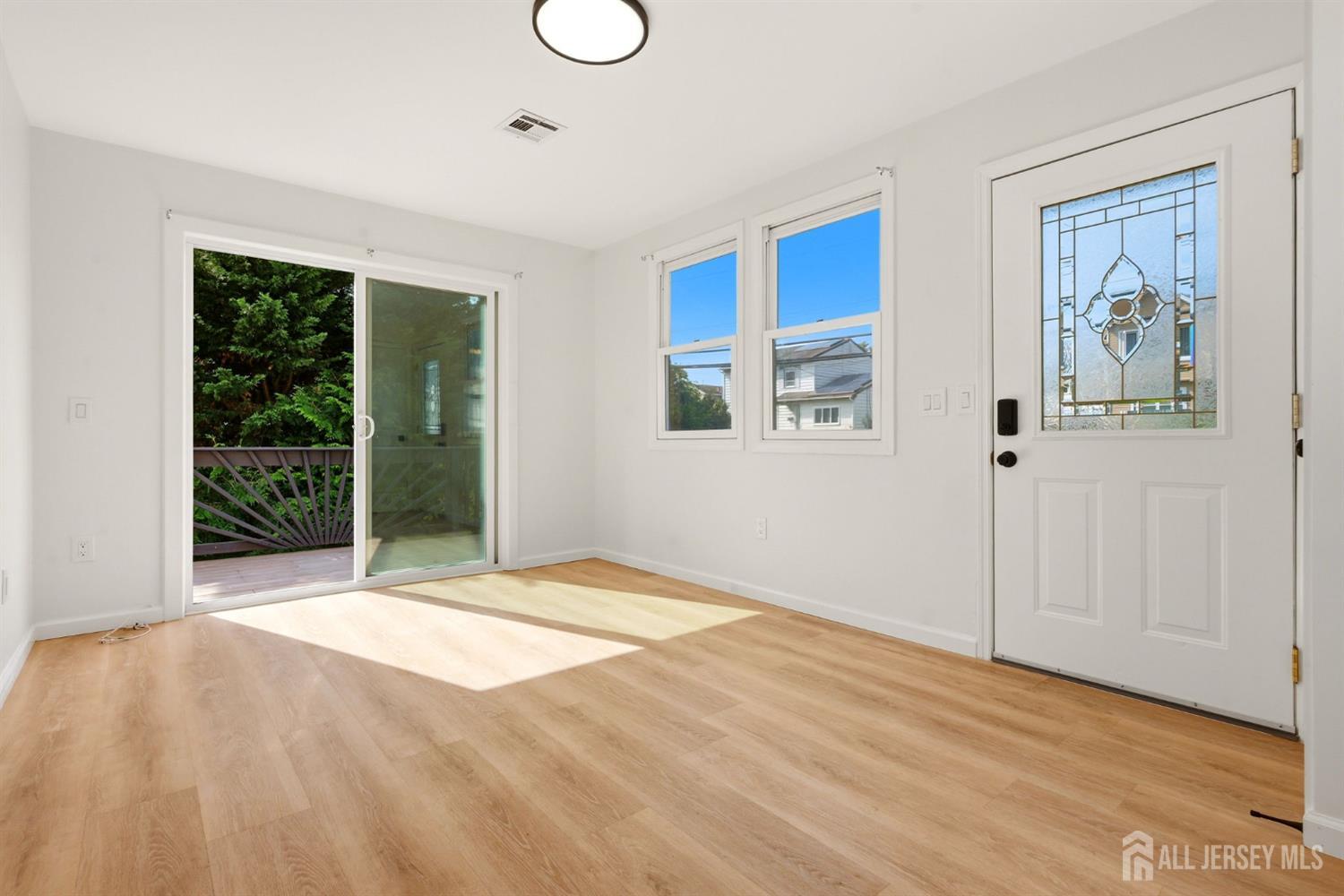 250 Brookside Avenue Image 4