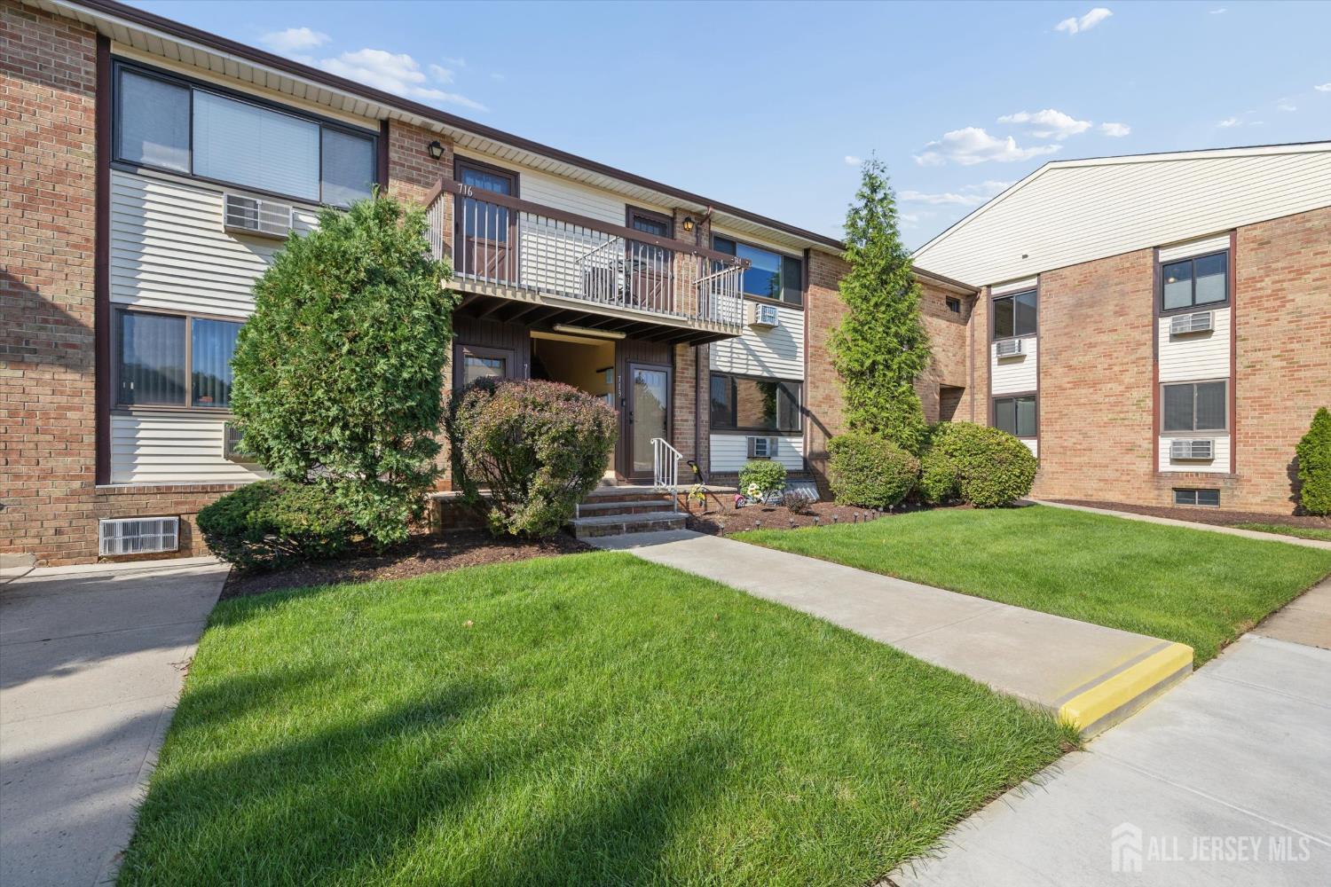 714 Cricket Lane, Woodbridge Proper, NJ, 07095