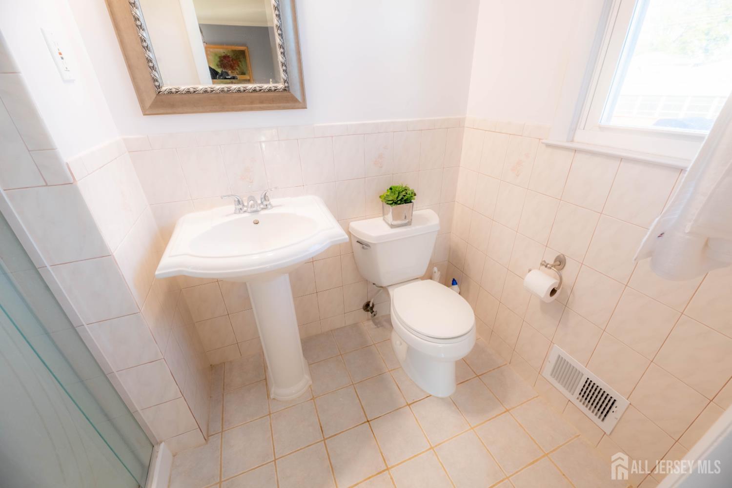4 Charles Court, Edison, NJ, 08820 image 22