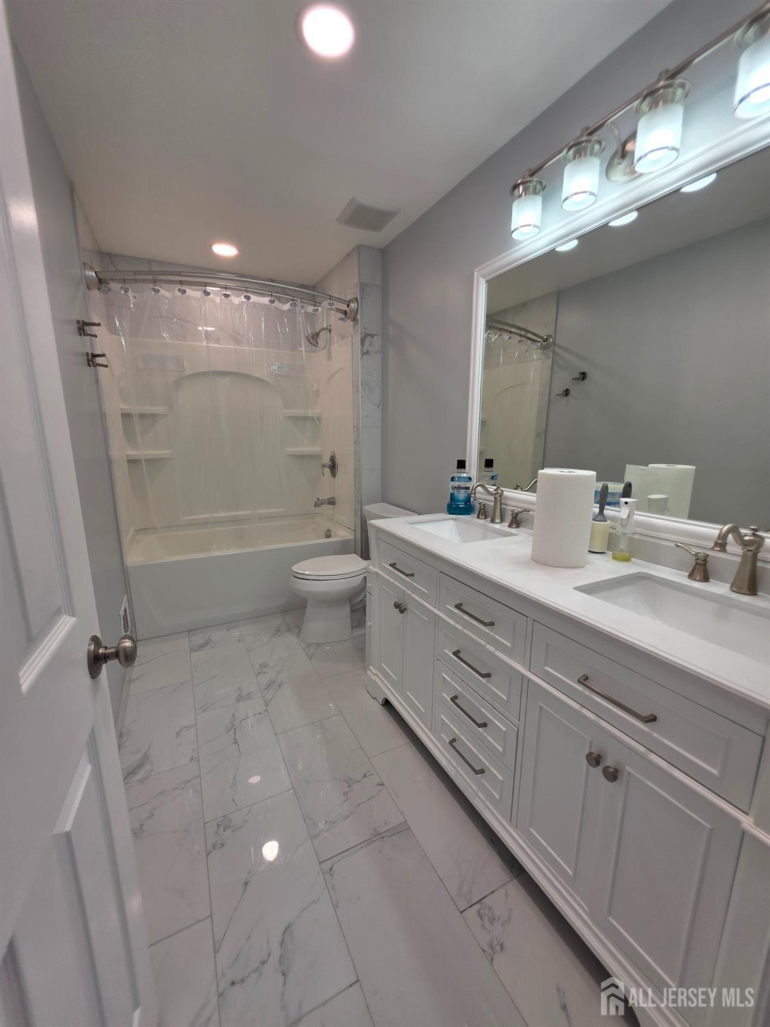 41 magellan Way, Franklin Twsp, NJ, 08823 image 20