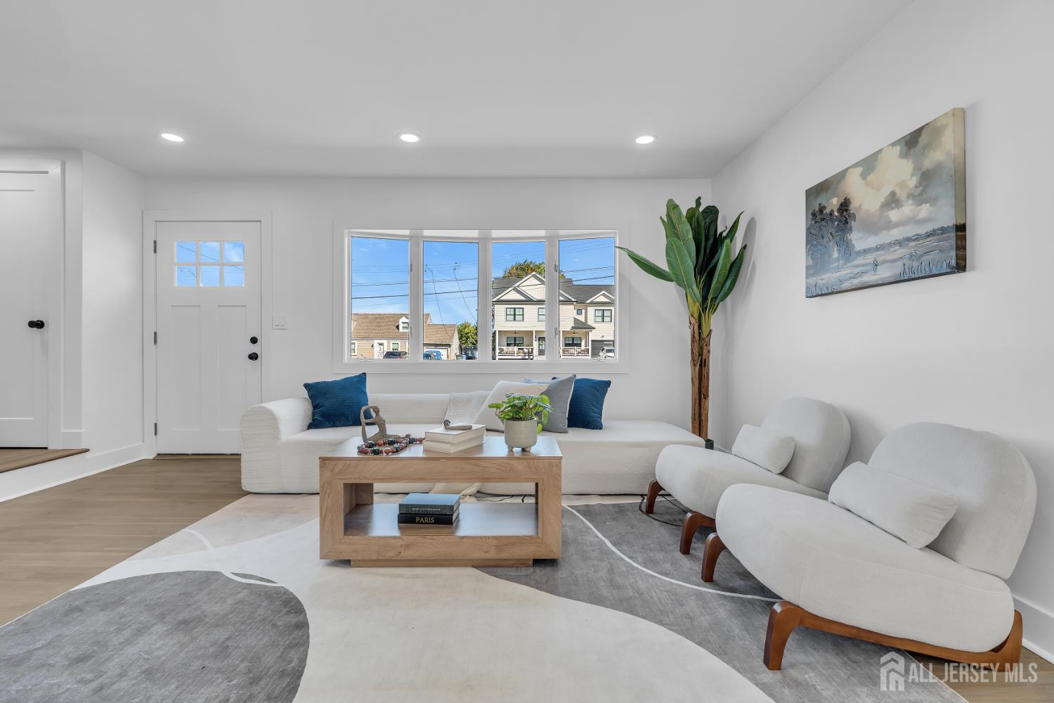 30 Pine Tree Drive Image 4