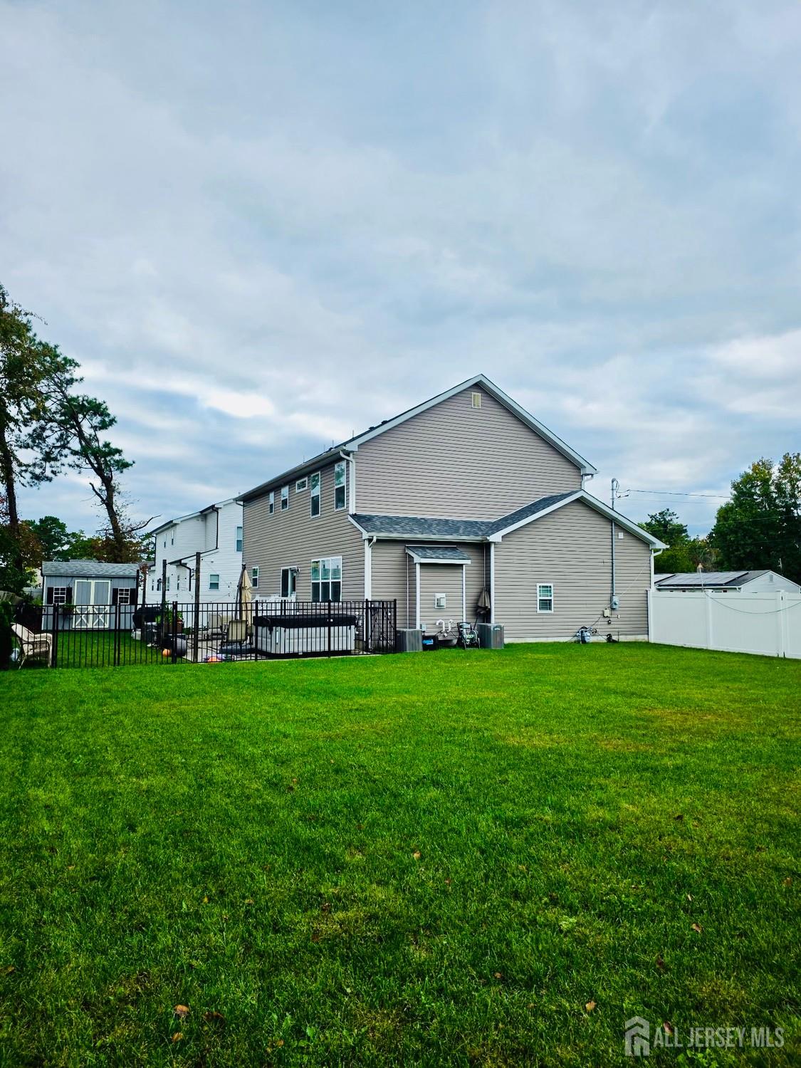 1124 Monmouth Avenue Image 3