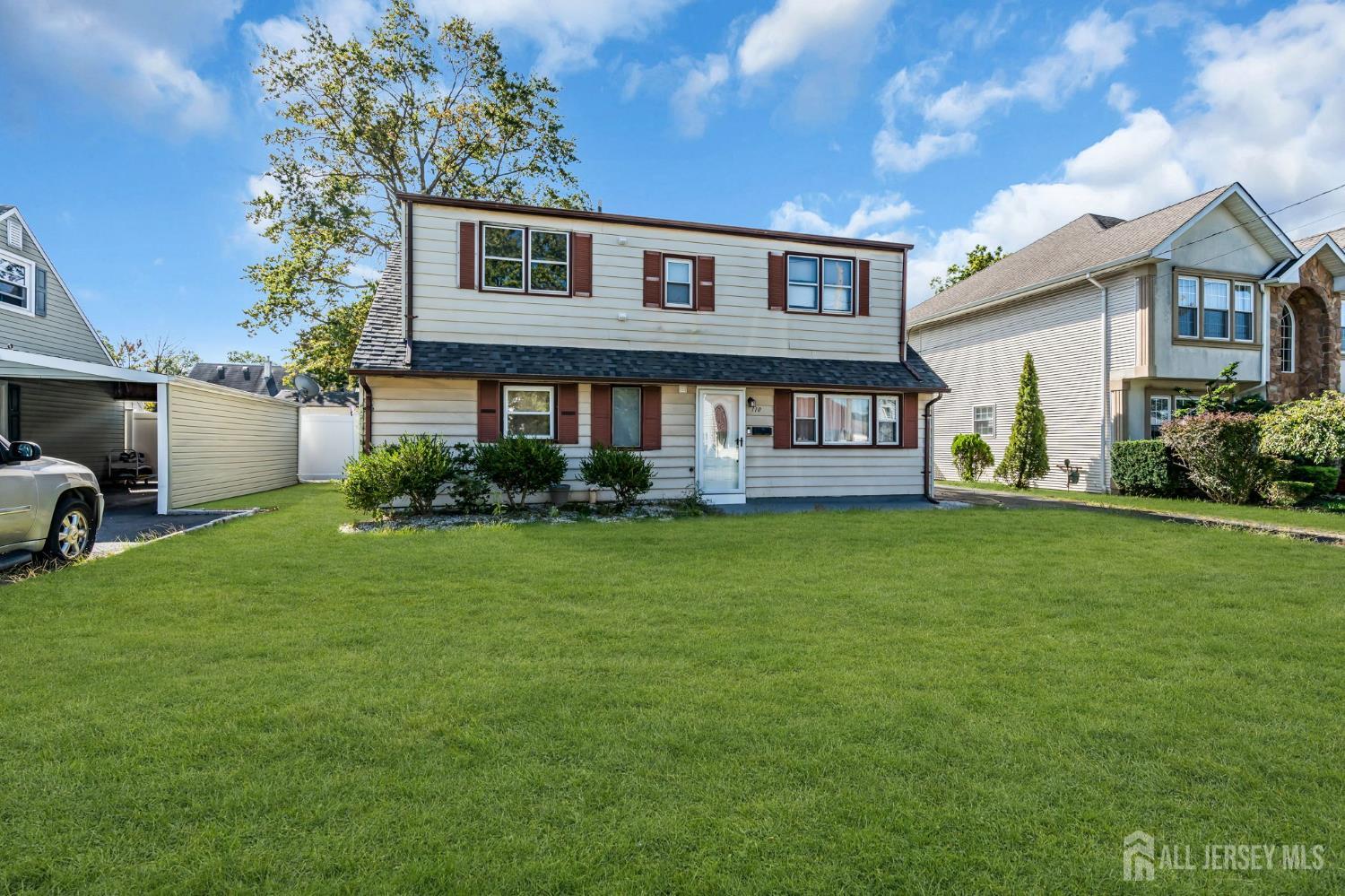 110 W Warren St, Woodbridge T Street, Iselin, NJ, 08830