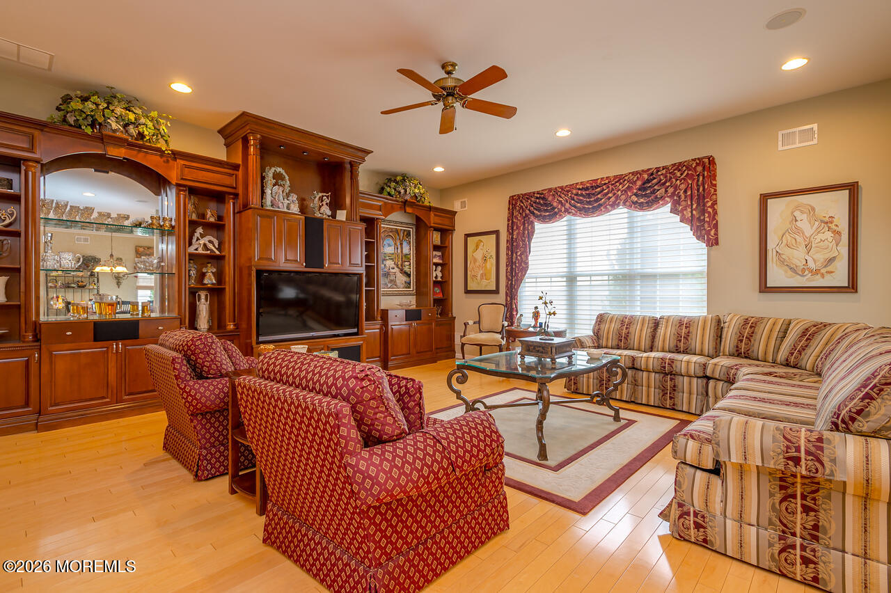 12 Crenshaw Court, Monroe, NJ, 08831 image 54
