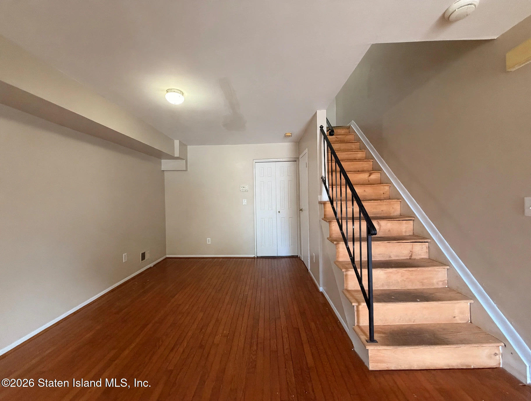 9 Van Pelt Avenue Image 2