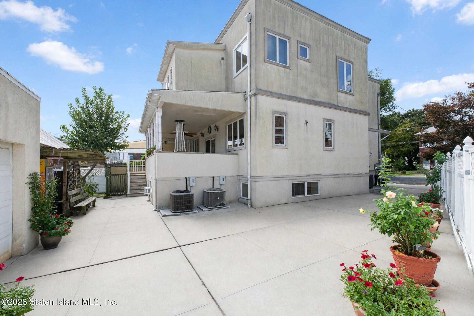 2057 Ford Street A Image 5