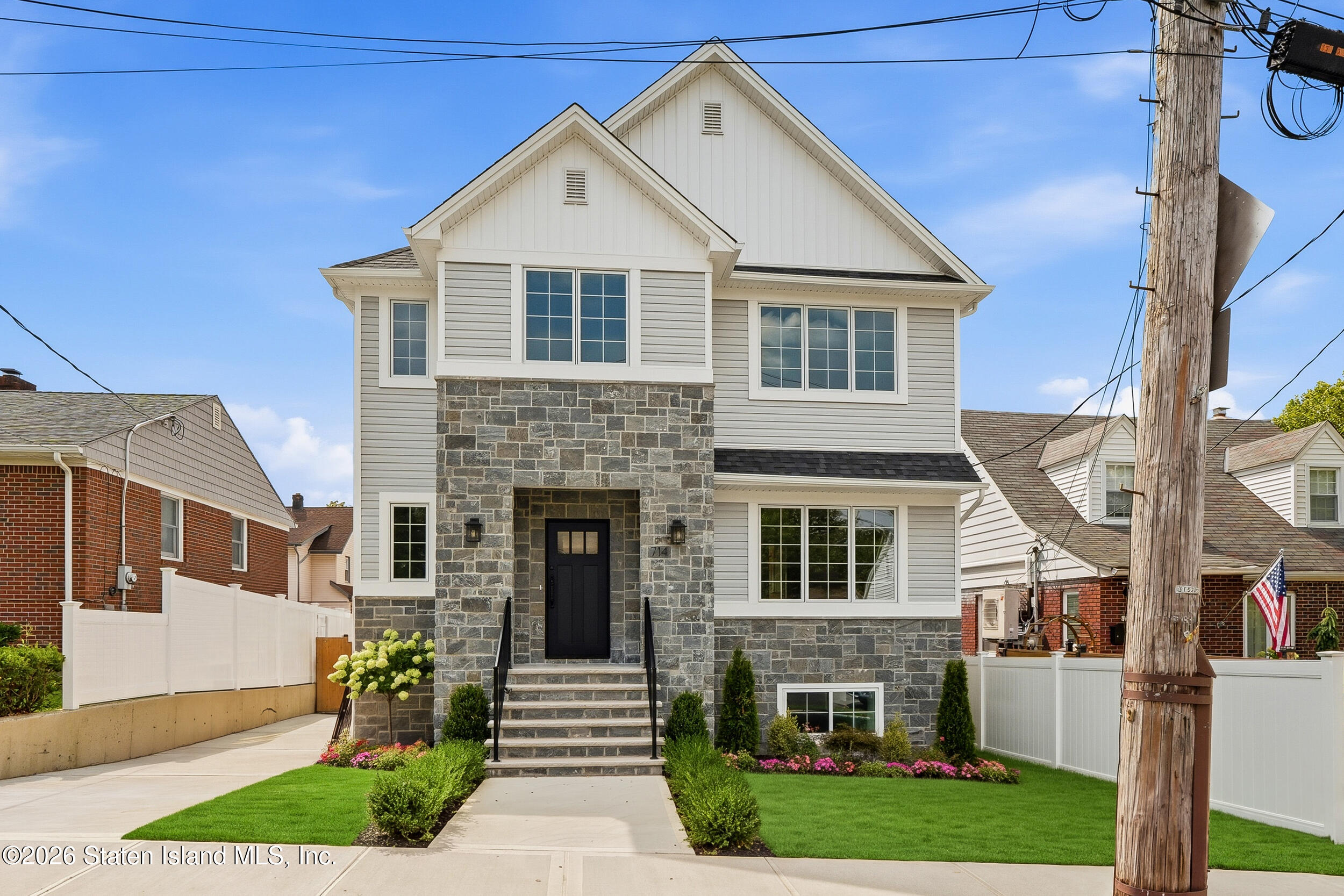714 Oakland Avenue, Staten Island, NY, 10310