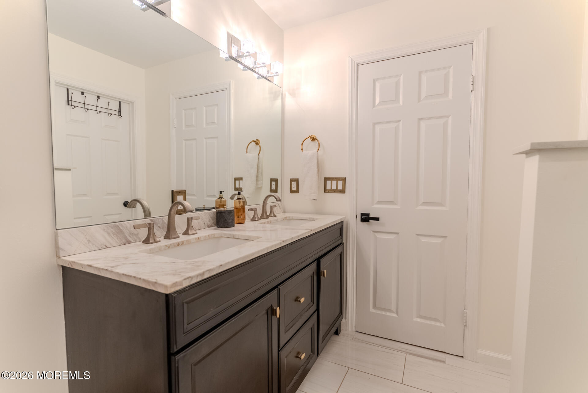 33 Farragut Square, Freehold, NJ, 07728 image 12