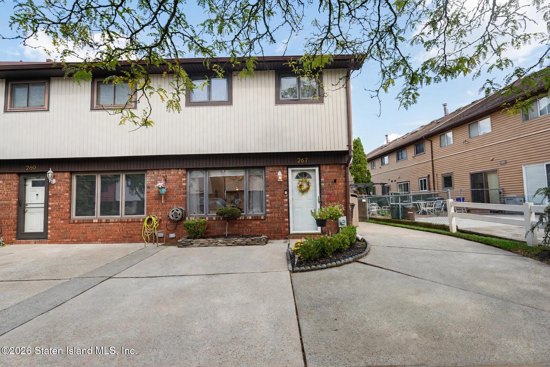 267 Rolling Hill Green, Staten Island, NY, 10312