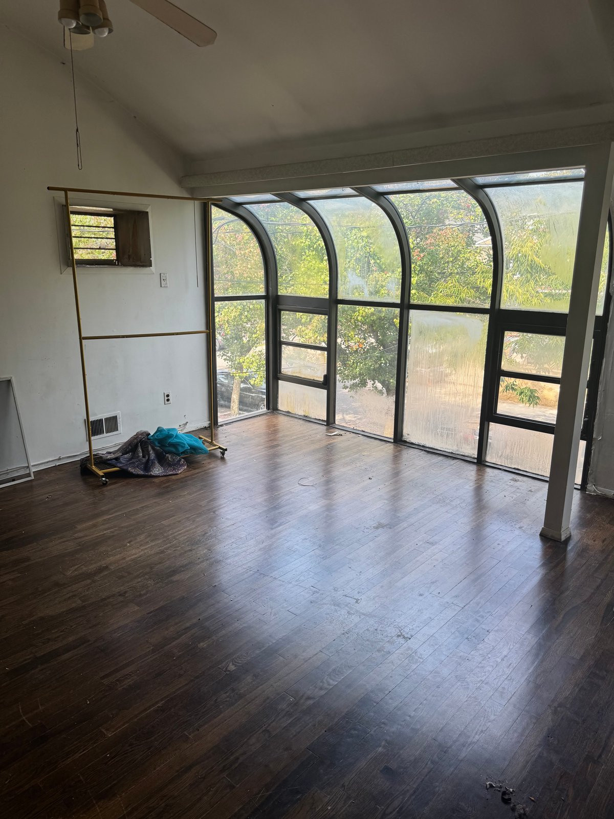 886 Rensselaer Avenue Image 4