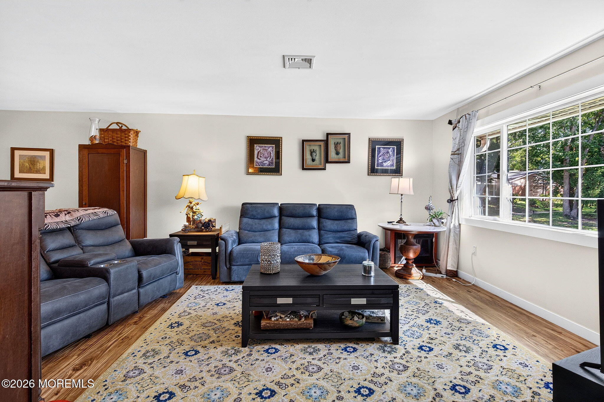 627 Huntington Drive C Image 3