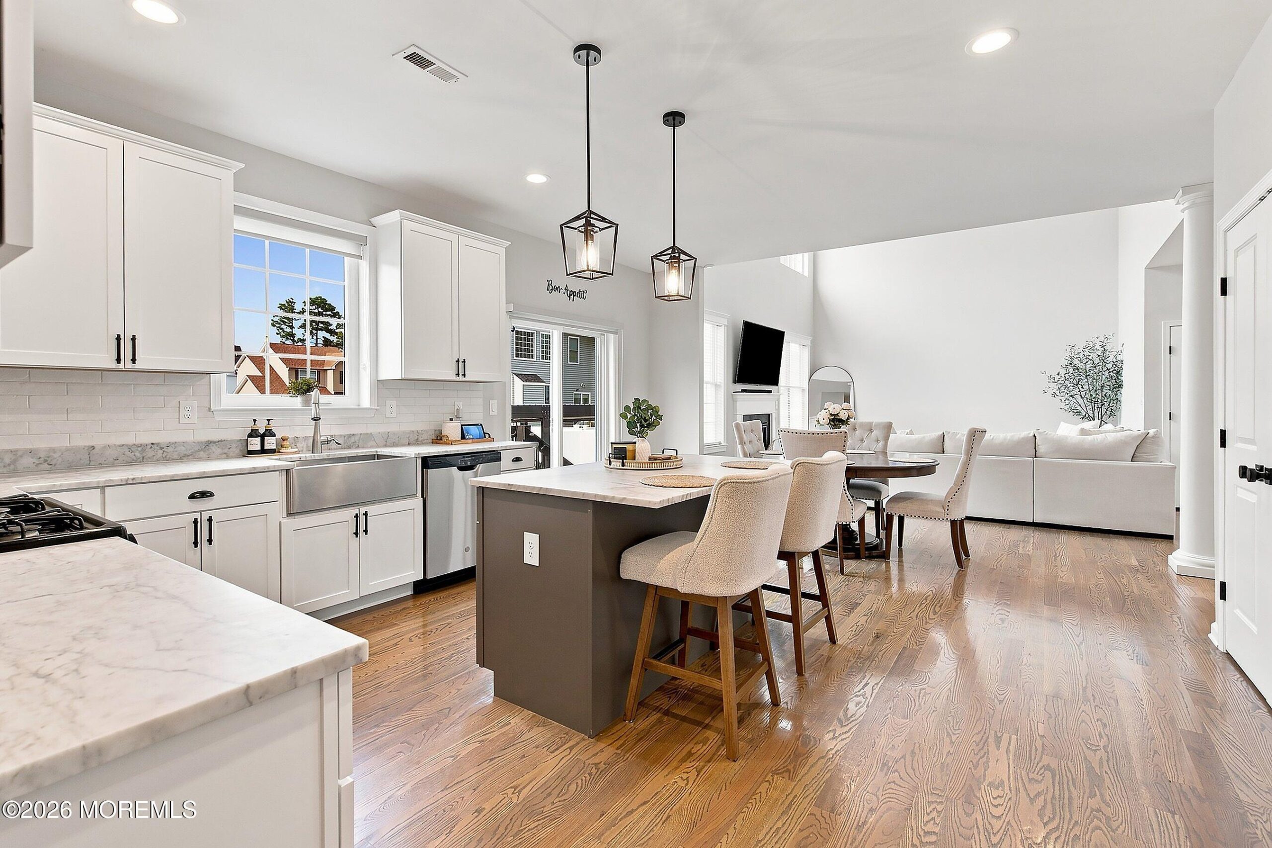 909 Englemere Boulevard Image 4