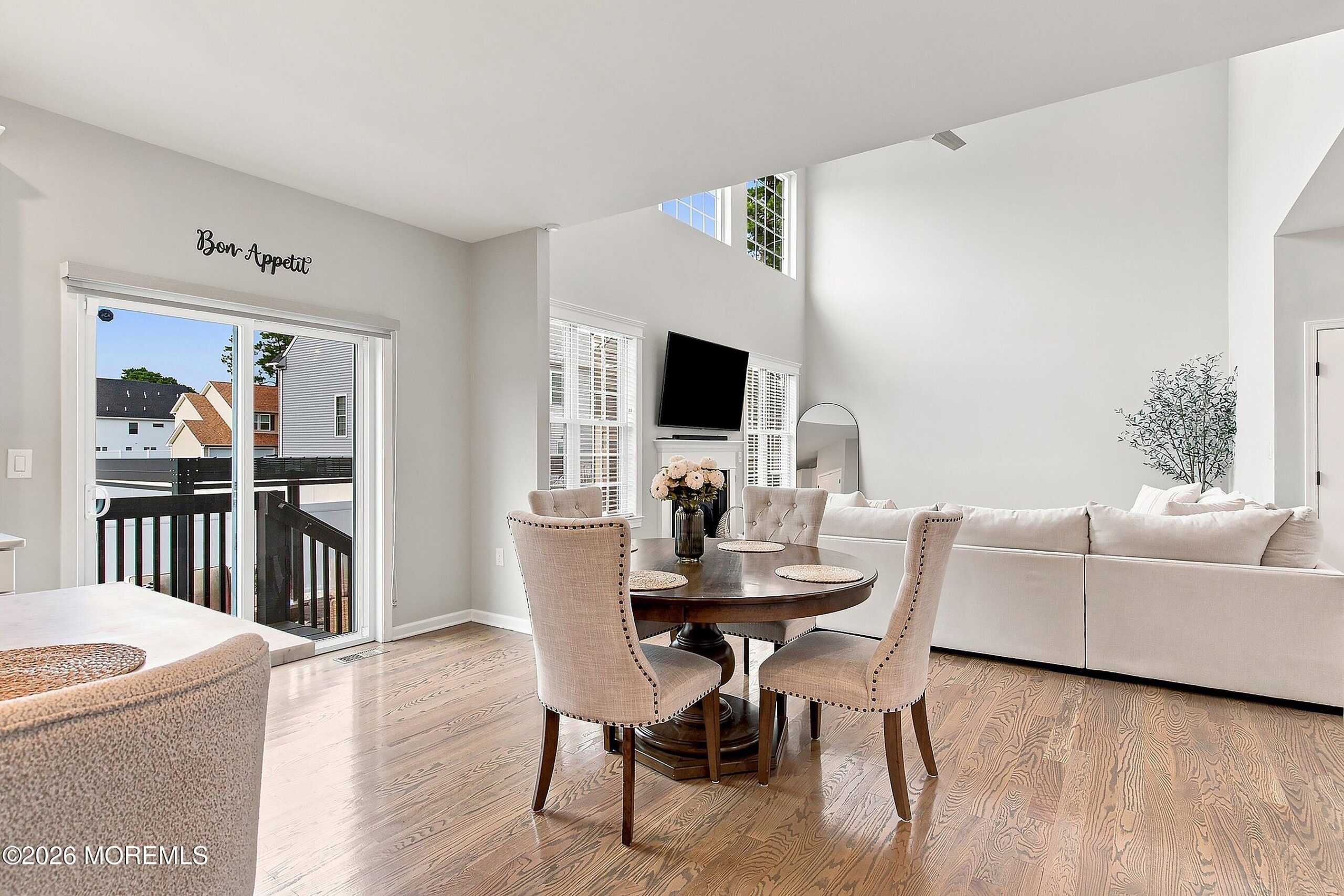 909 Englemere Boulevard Image 5
