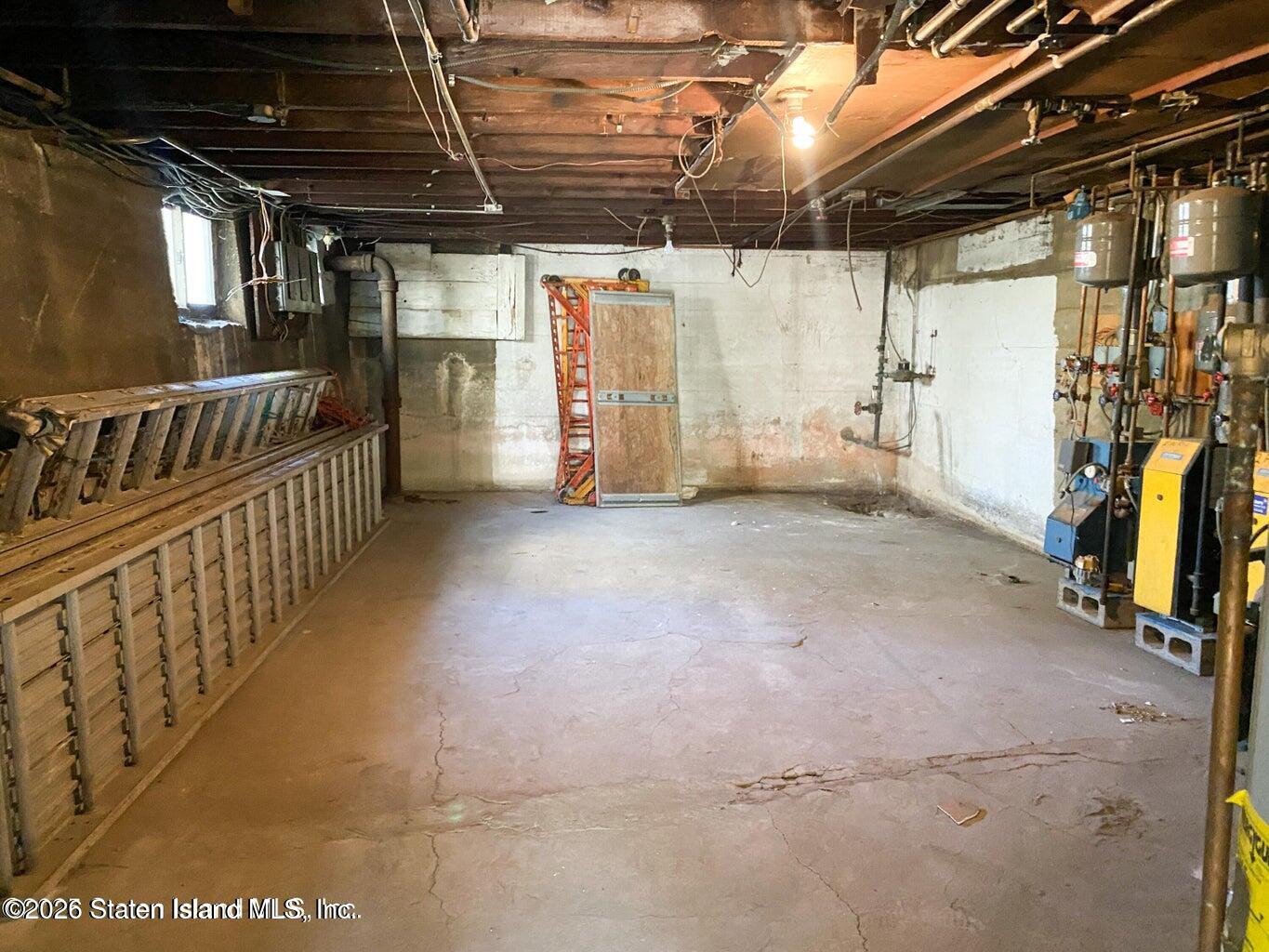 172-174 Llewellyn Place, Staten Island, NY, 10310 image 33