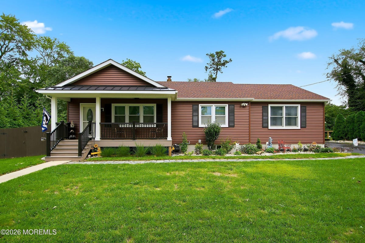 15 Bayberry Avenue Image 2