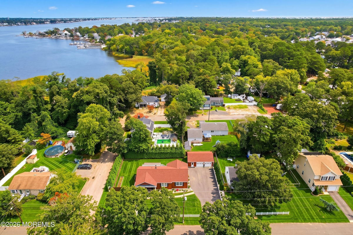 15 Bayberry Avenue Image 4