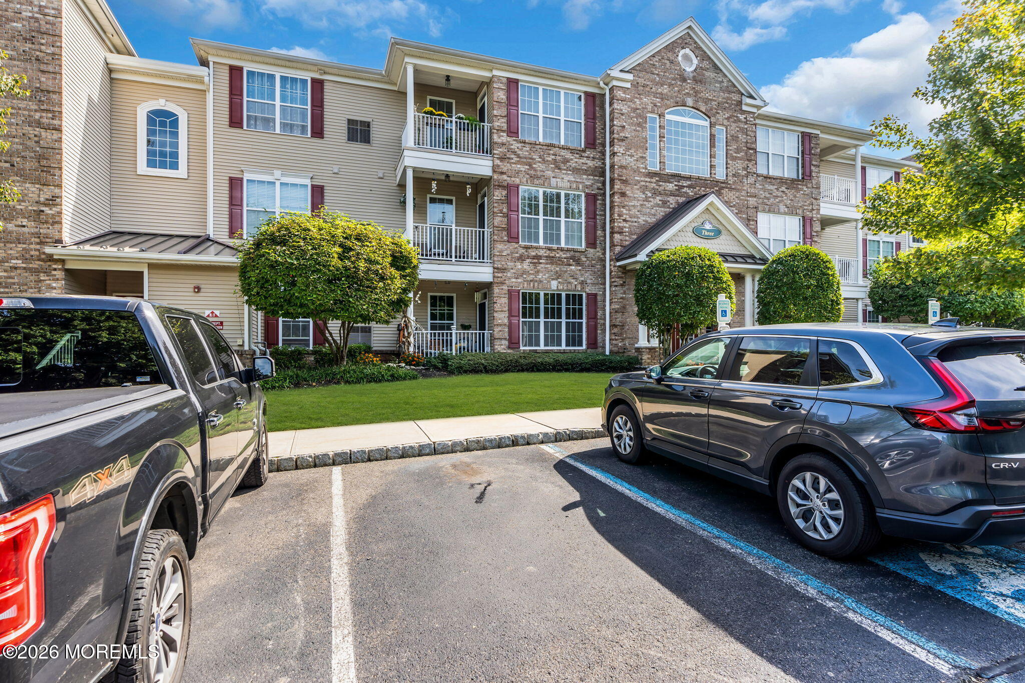330 Sophee Lane Image 3