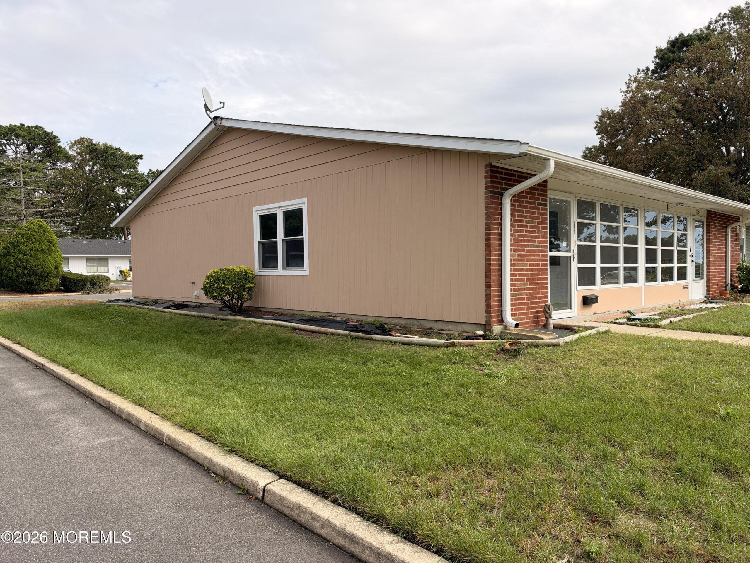 670A New Castle Court Image 2