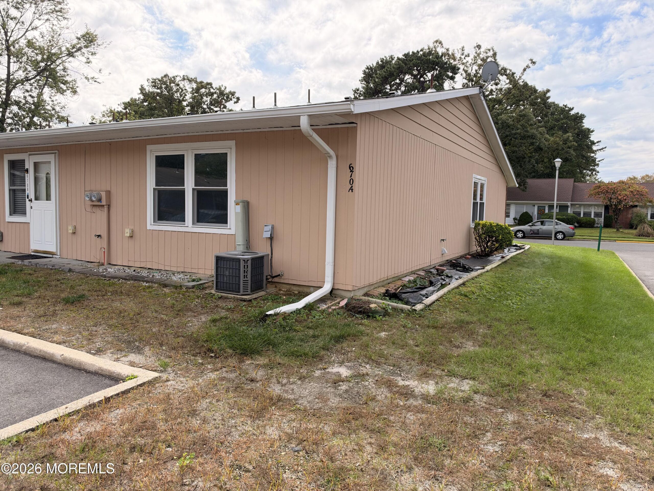 670A New Castle Court Image 3