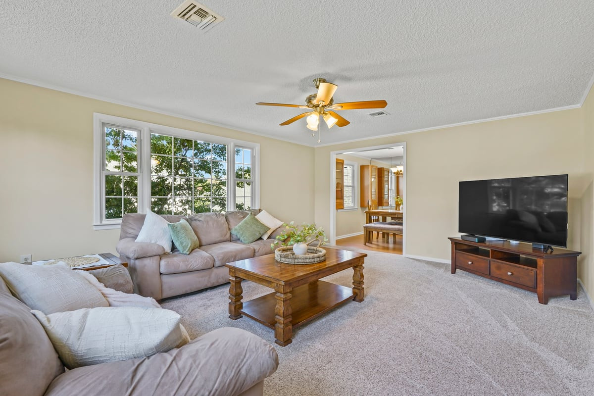 191 Malden Lane N Image 5