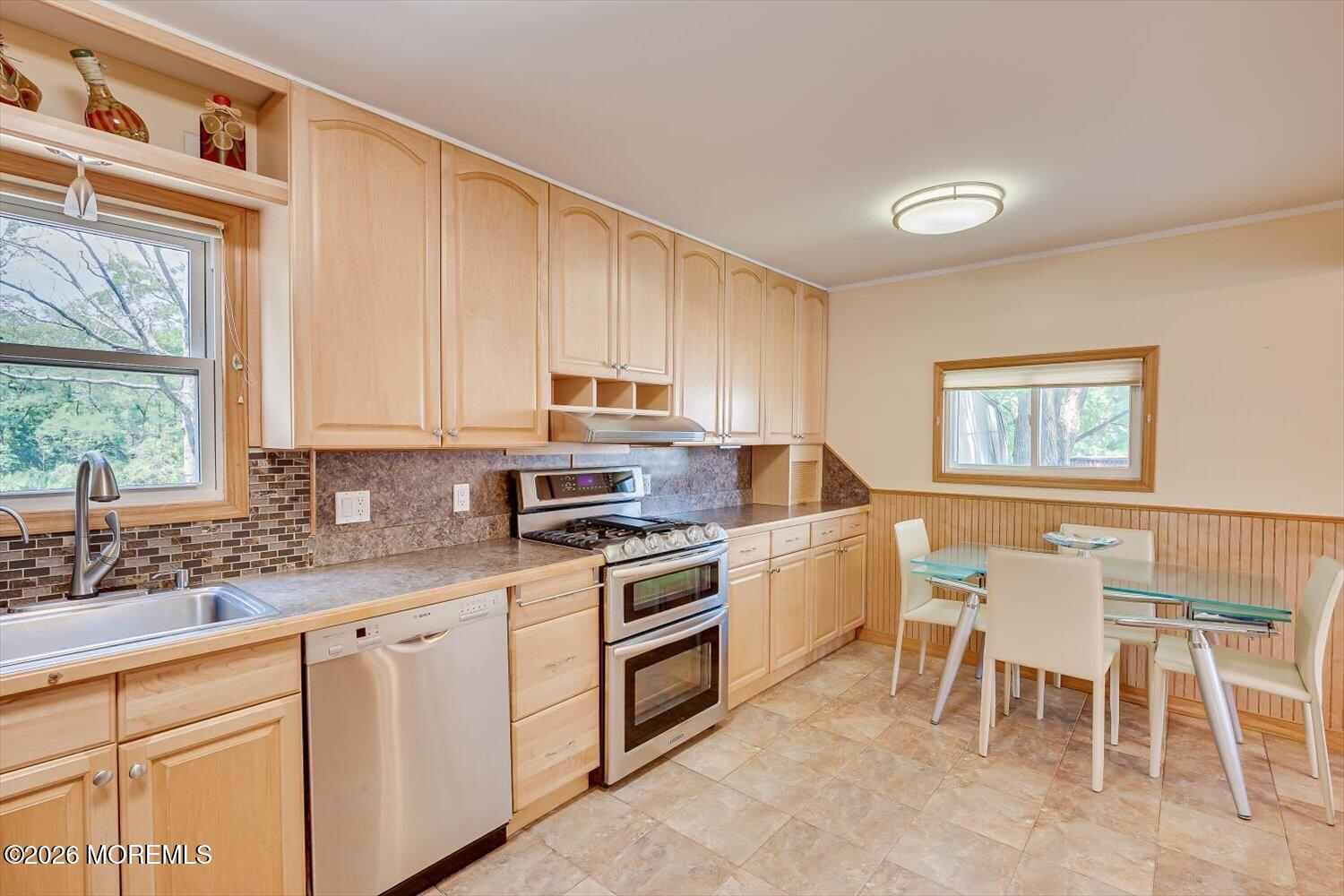 221 N Hill Road Image 5