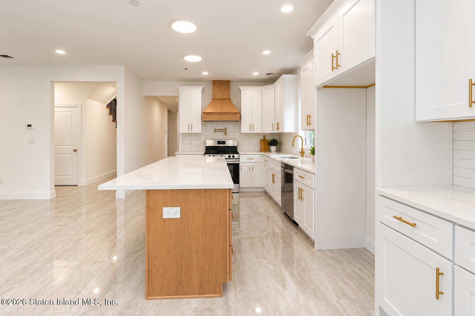 85 Trenton Court, Staten Island, NY, 10309 image 24