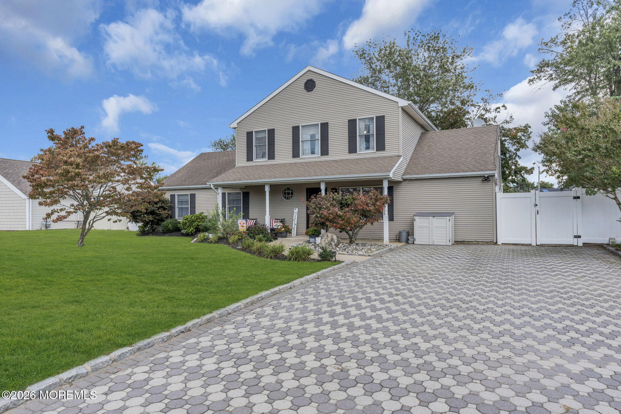 1047 Kilkormic Street Image 5