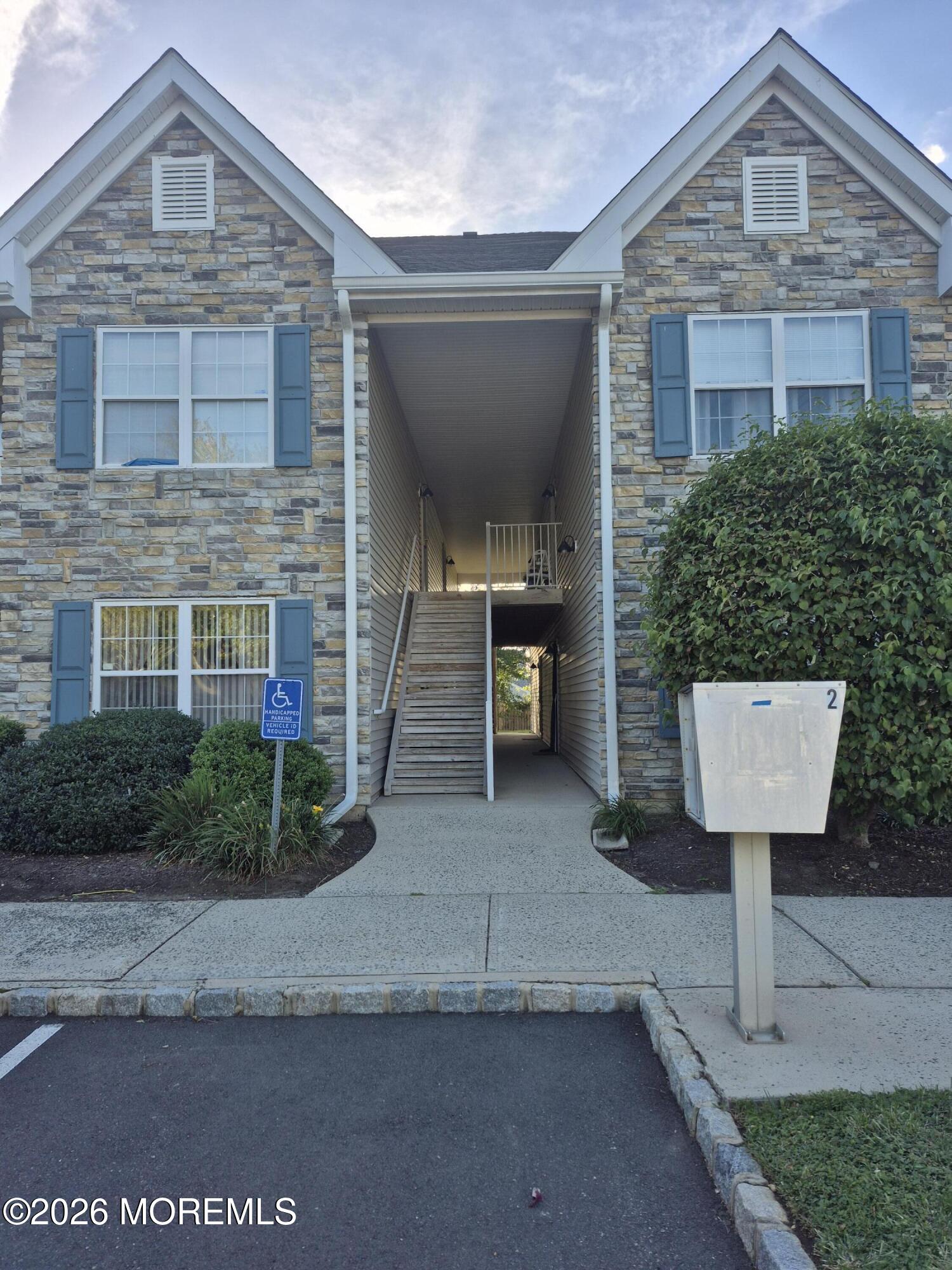 220 Wedgewood Circle Image 2