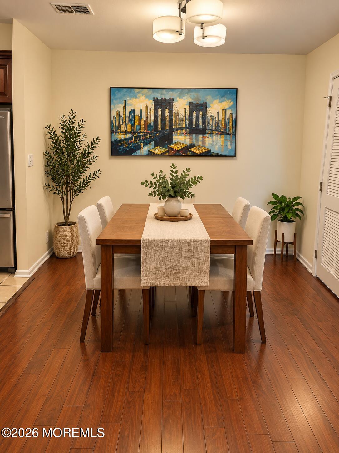 220 Wedgewood Circle Image 3