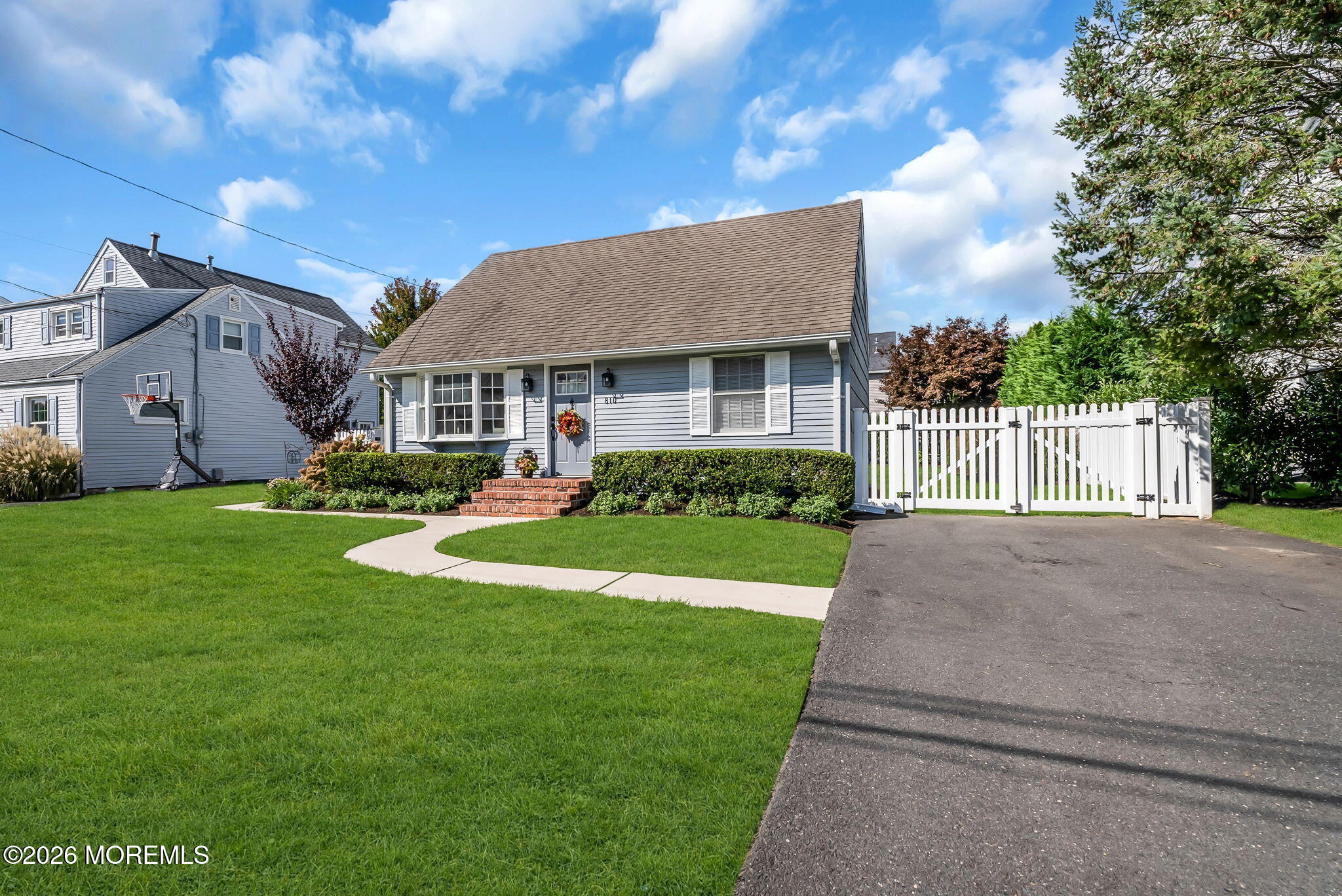 810 Woodcrest Drive Image 2