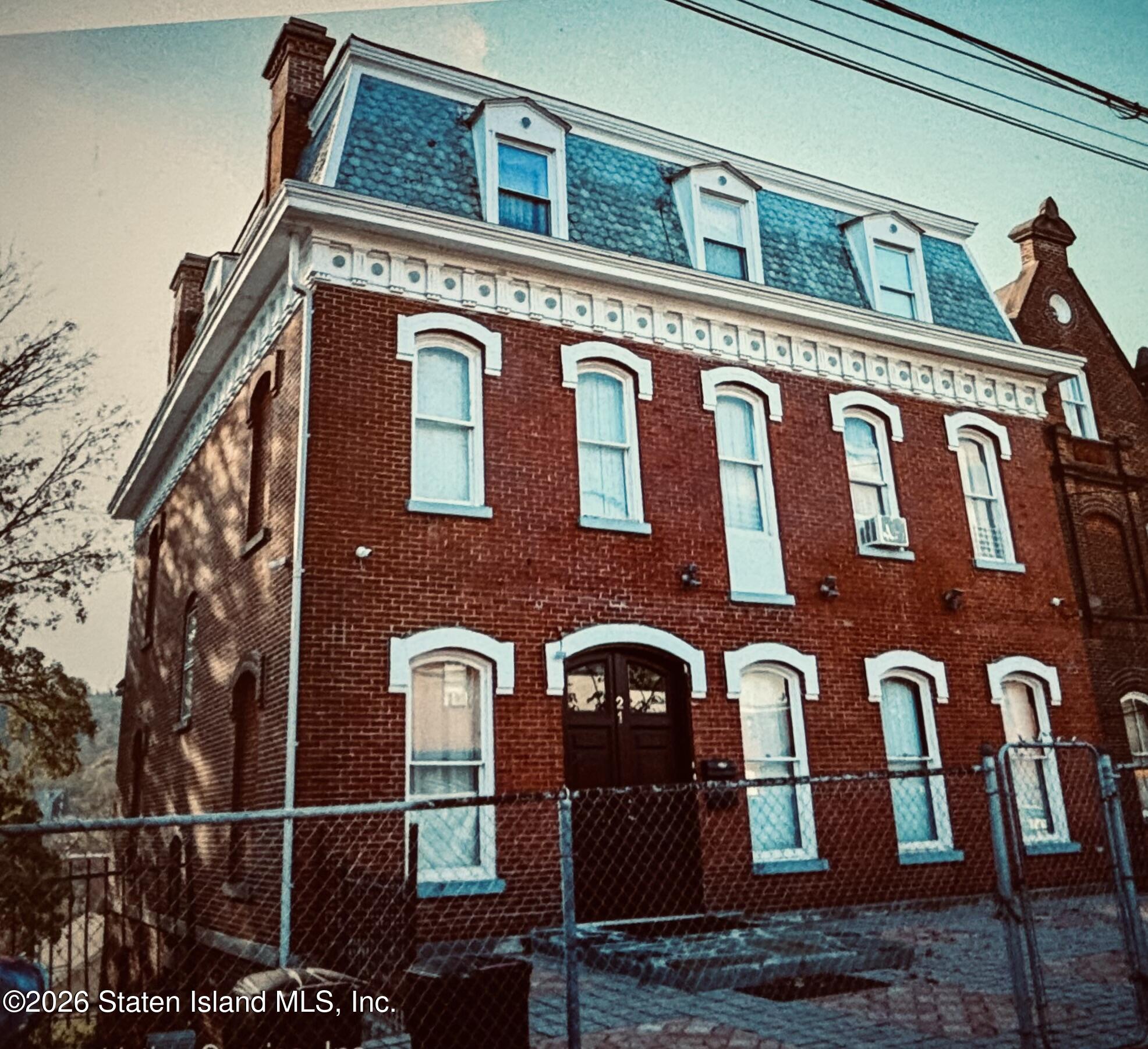 21 Court Street, Staten Island, NY, 10304