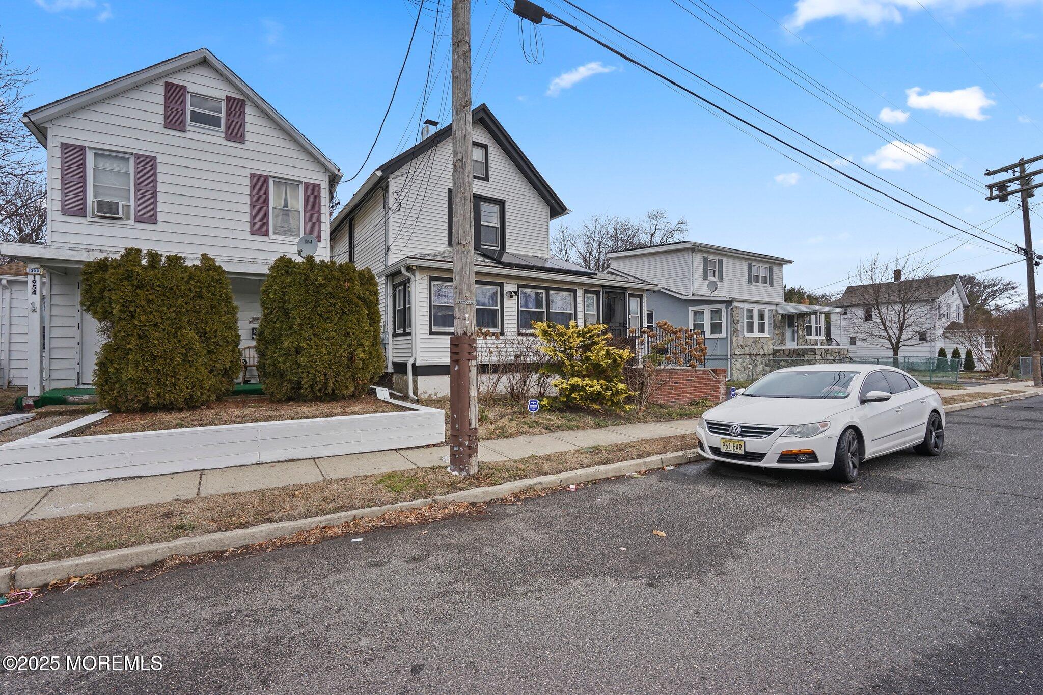 1952 Stratford Avenue Image 4