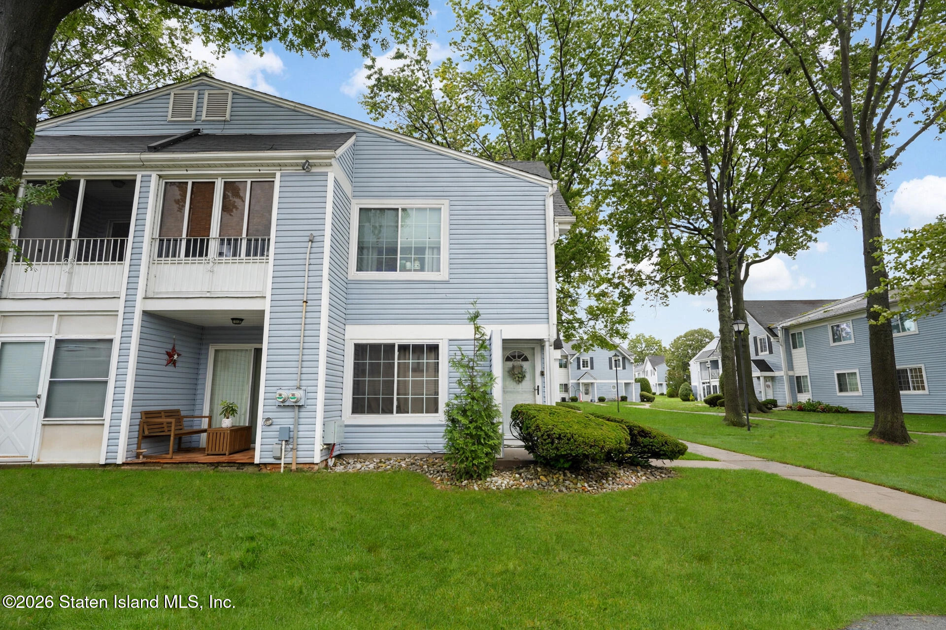 868 Rossville Avenue Image 2