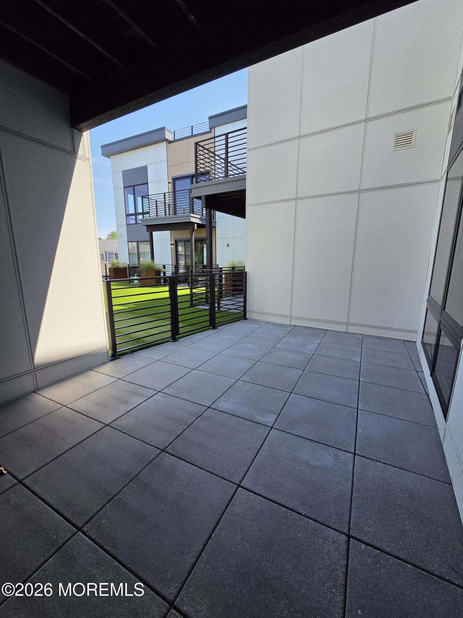 665 Second Avenue 301 Image 4