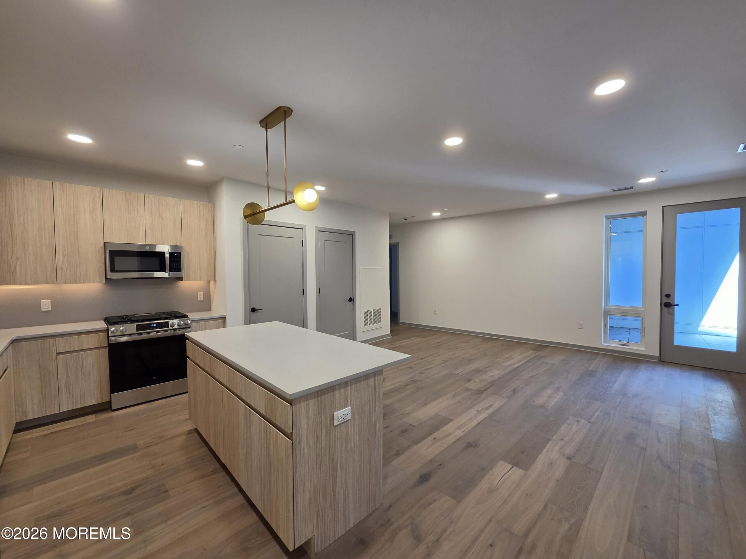 665 Second Avenue 301 Image 3