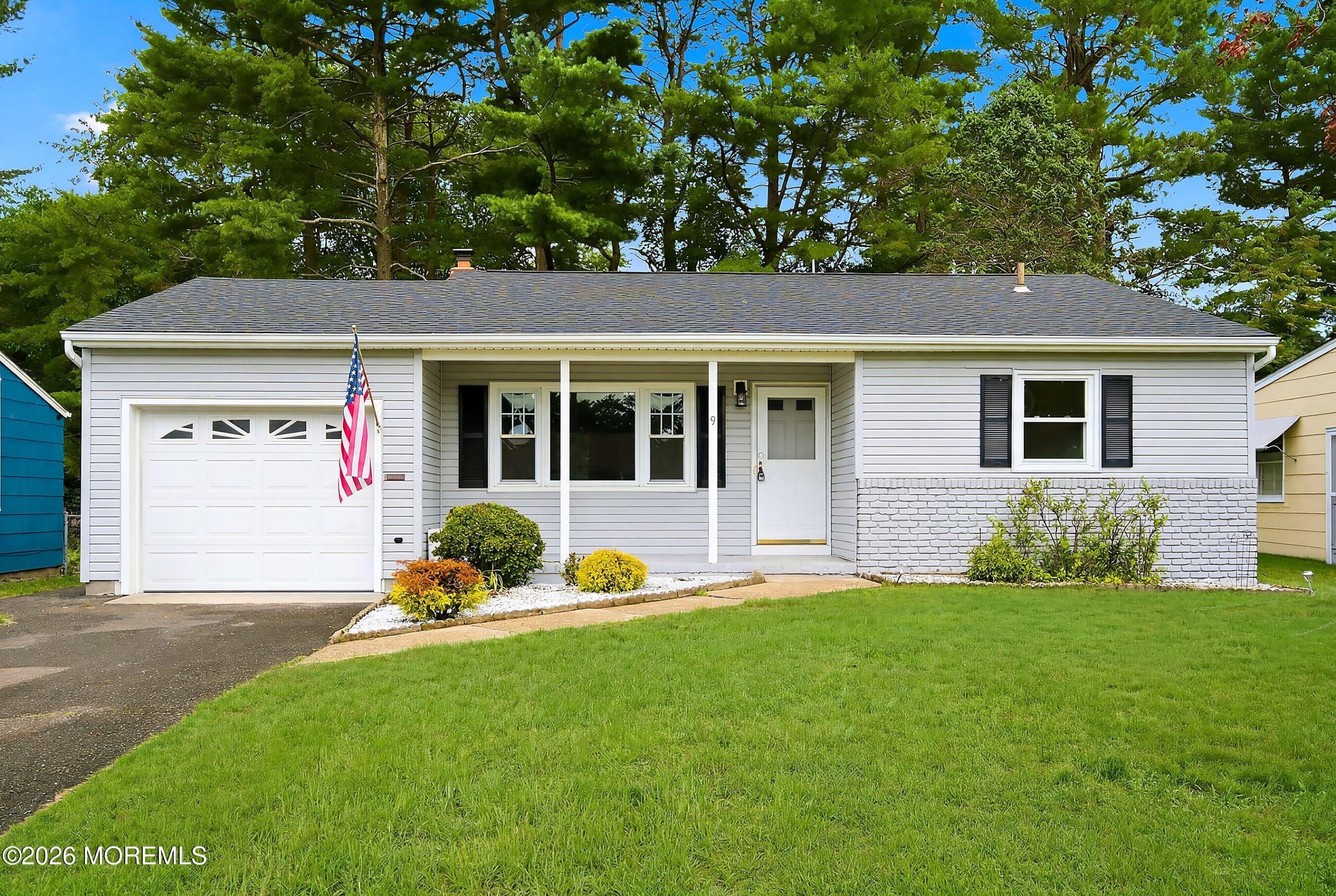 9 Hamilton Court Image 1