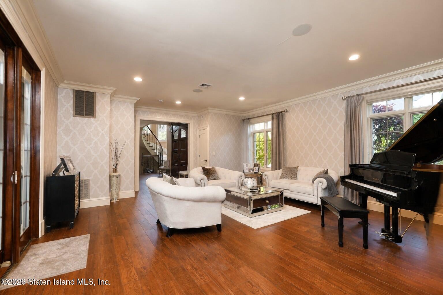 444 Wooddale Avenue Image 2