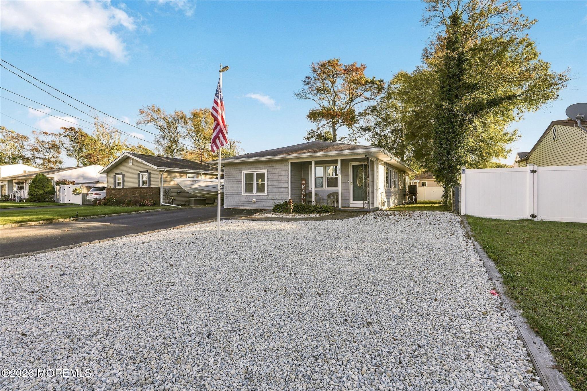 709 Nautilus Boulevard Image 2