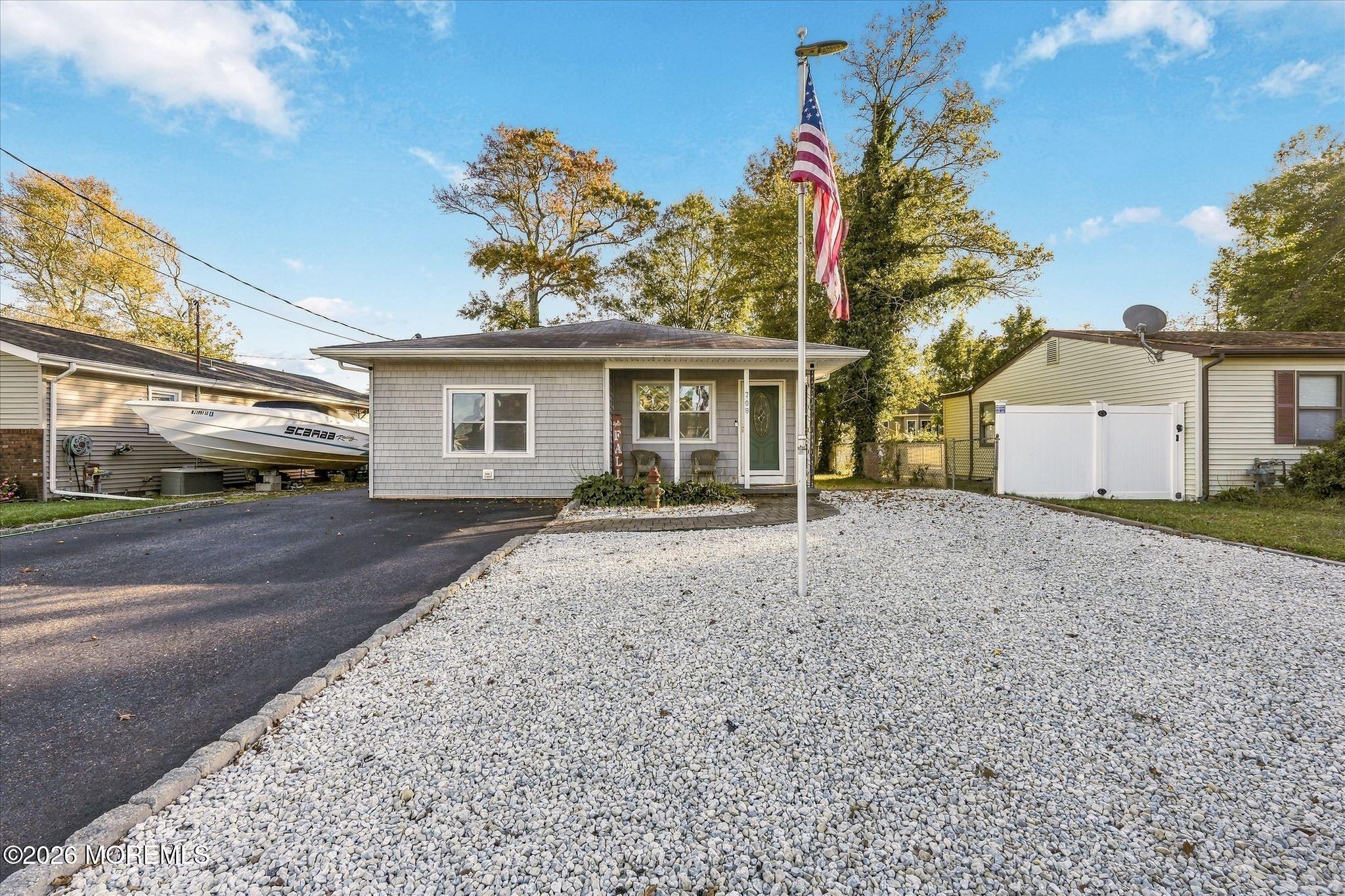 709 Nautilus Boulevard Image 4