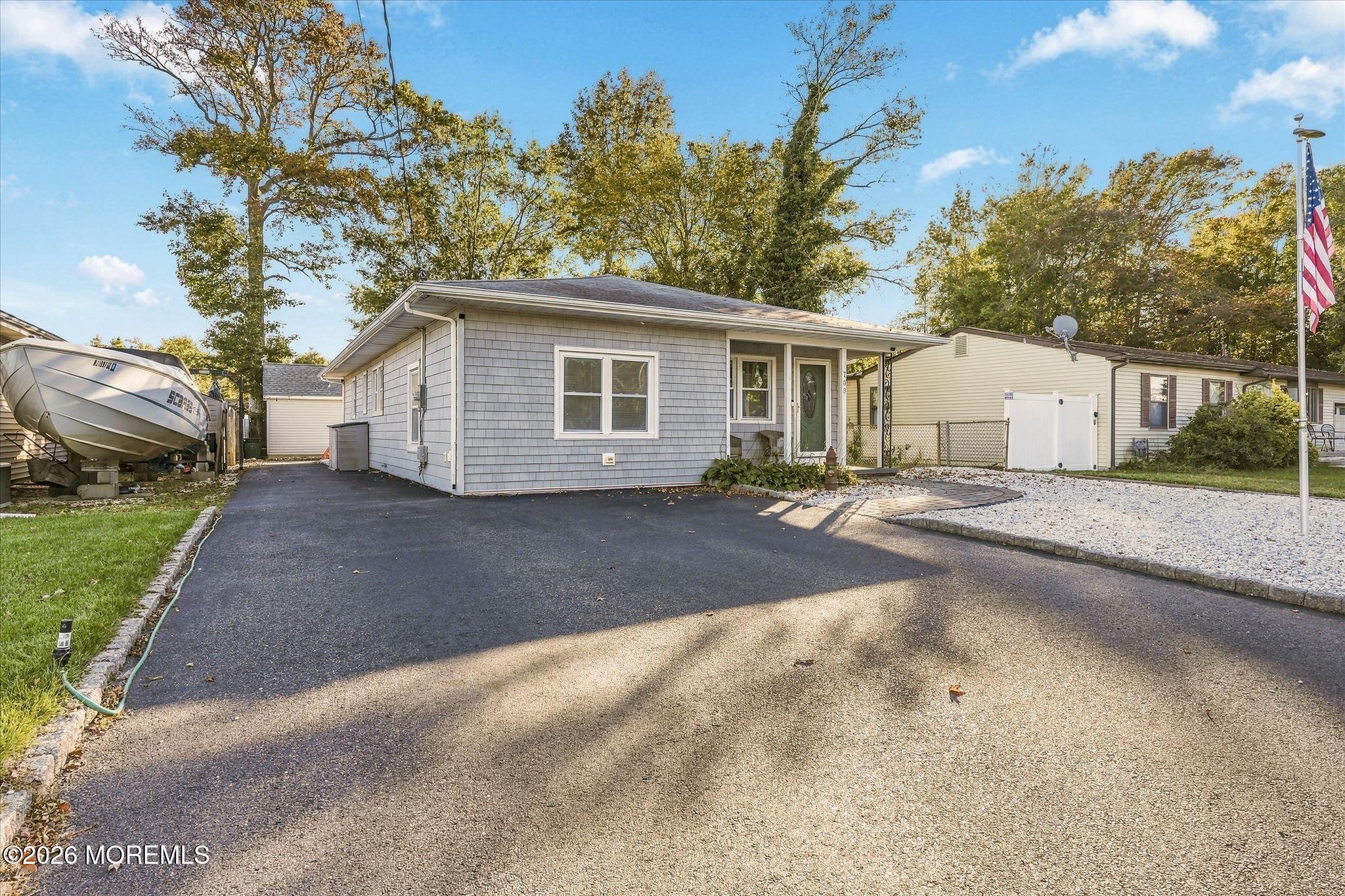 709 Nautilus Boulevard Image 5