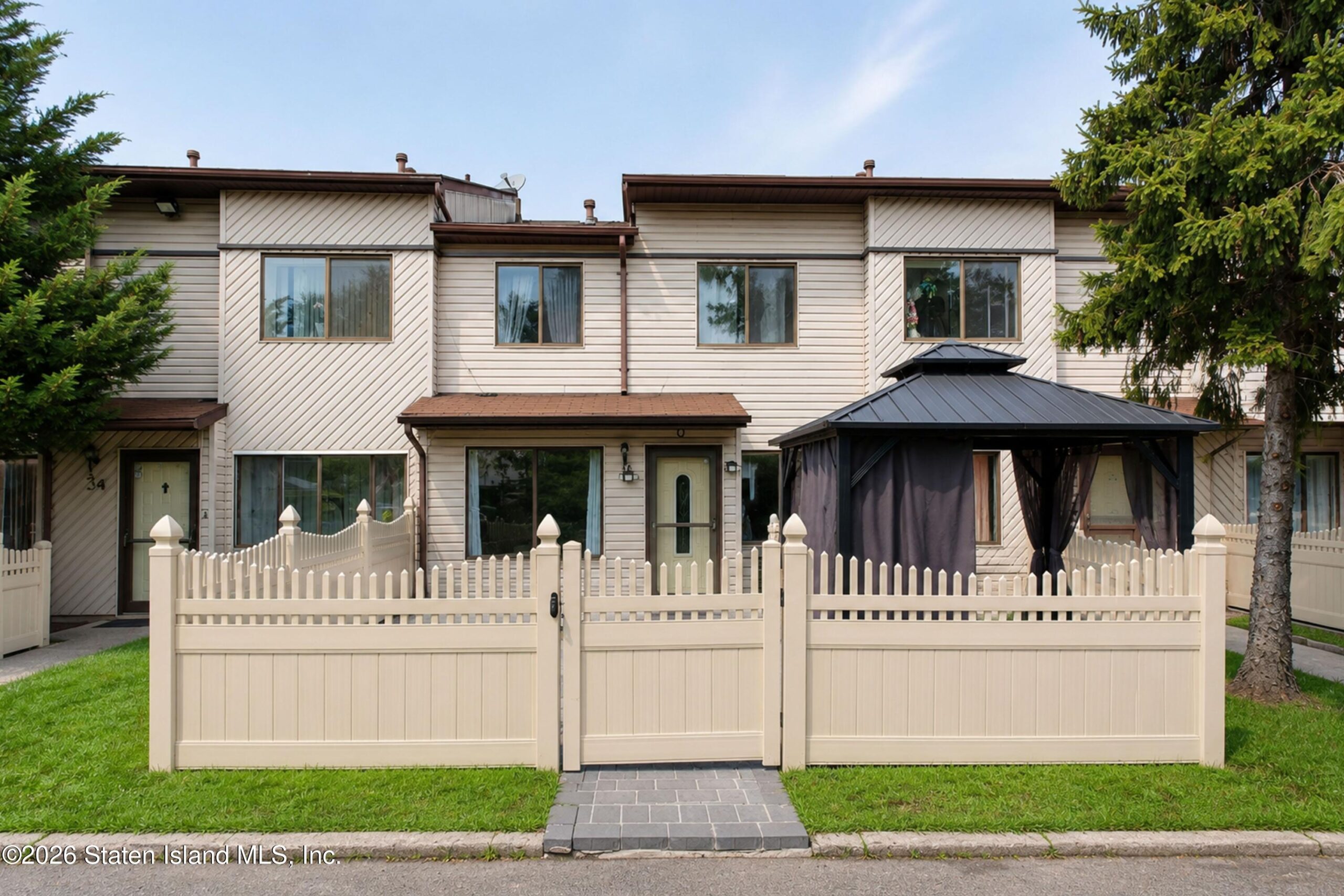 36 Selvin Loop, Staten Island, NY, 10303