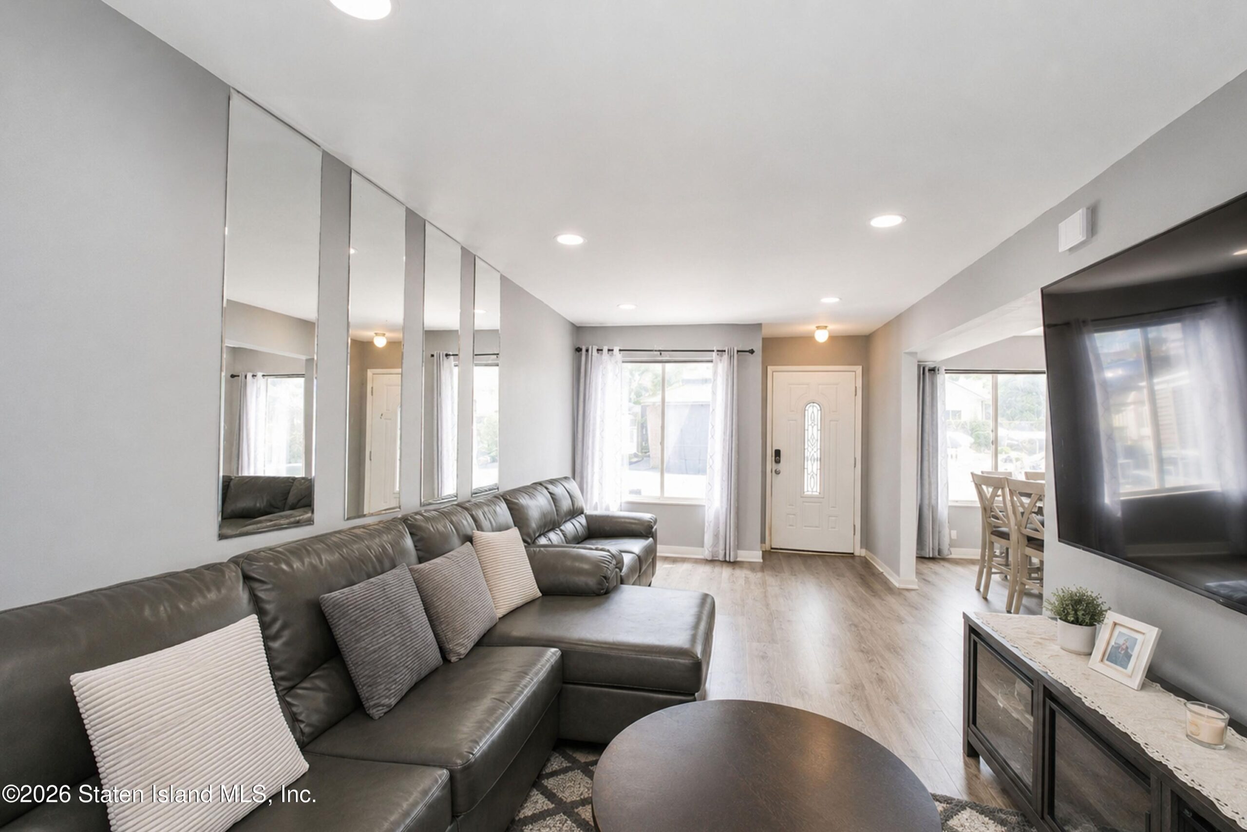 36 Selvin Loop Image 3