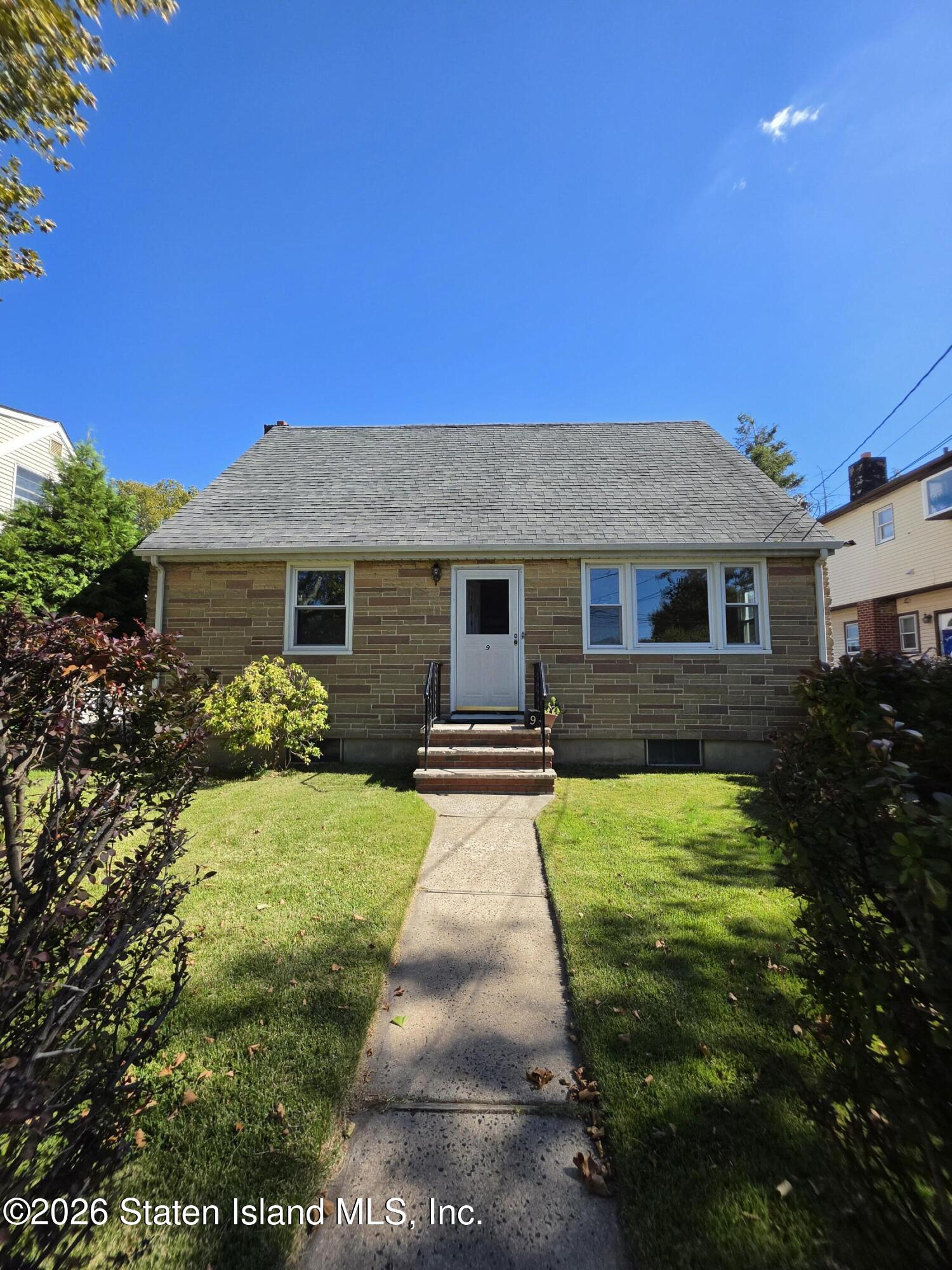 9 Lyon Place Image 3