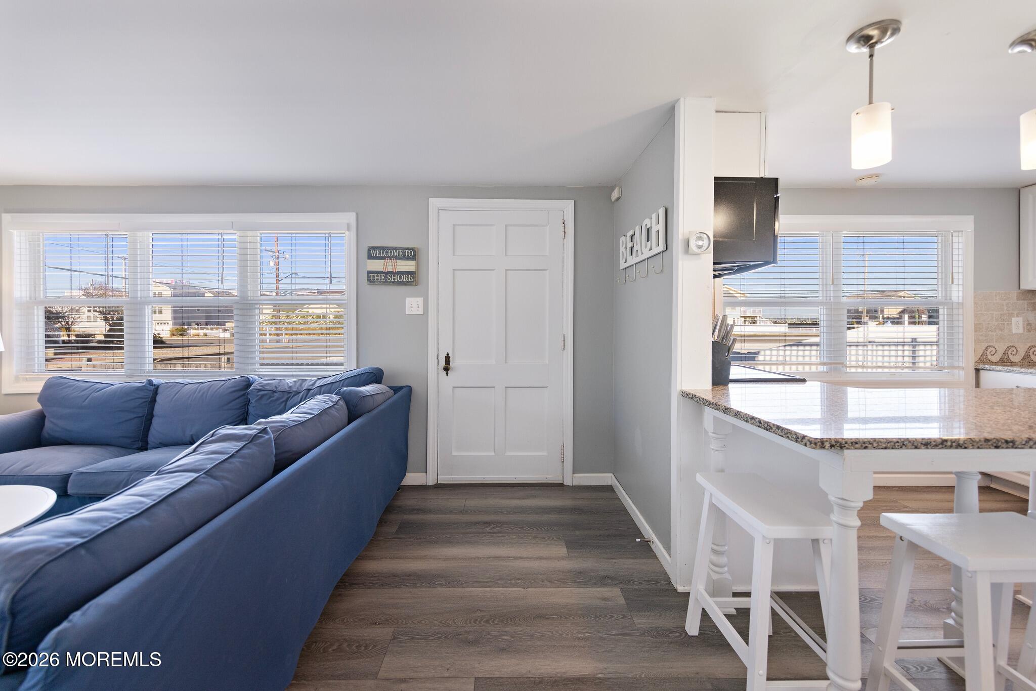 7 E 21st Street Image 3