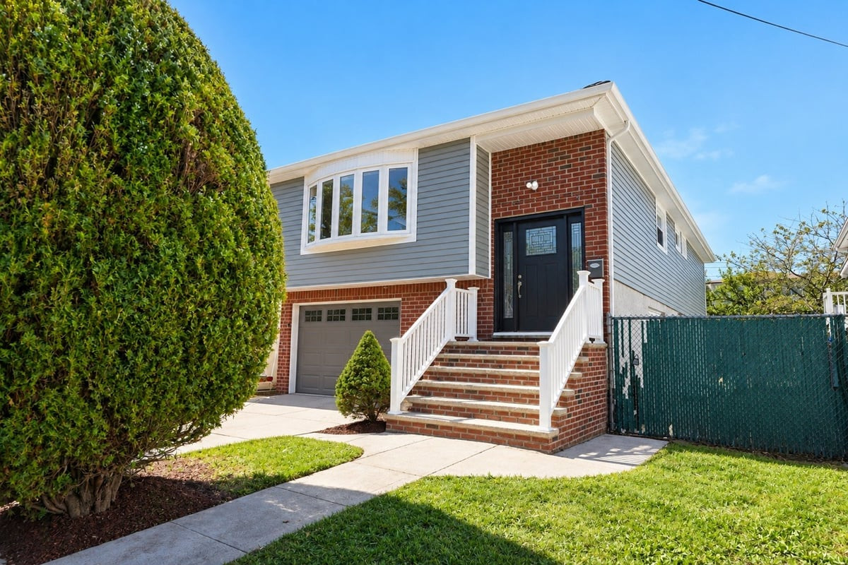33 Area Place Image 4