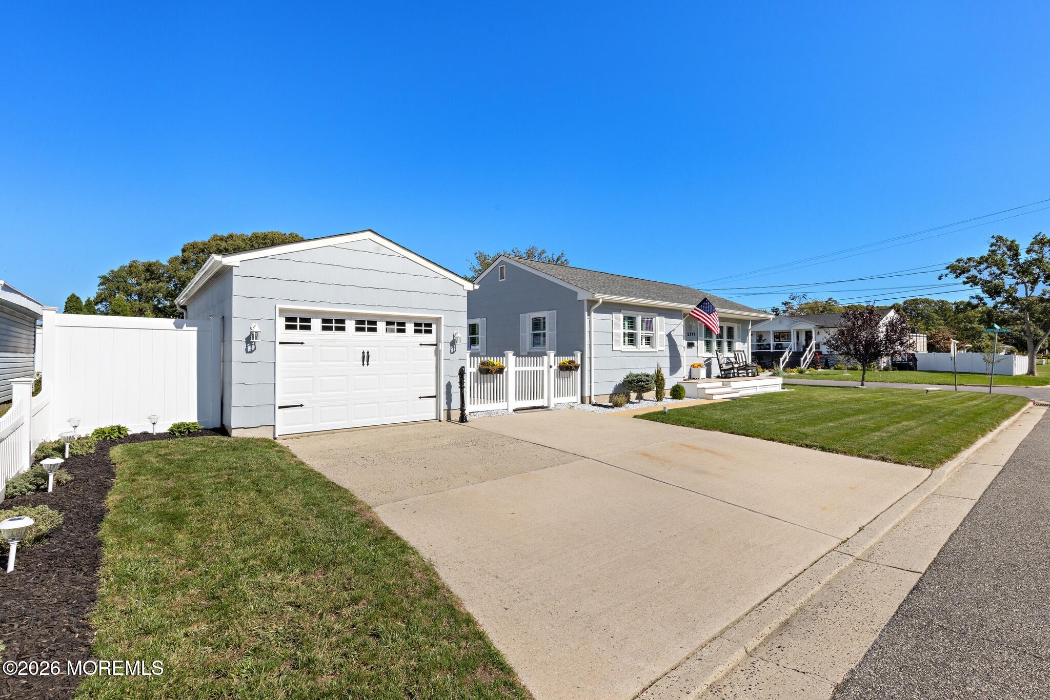 2717 Shady Glen Avenue Image 5
