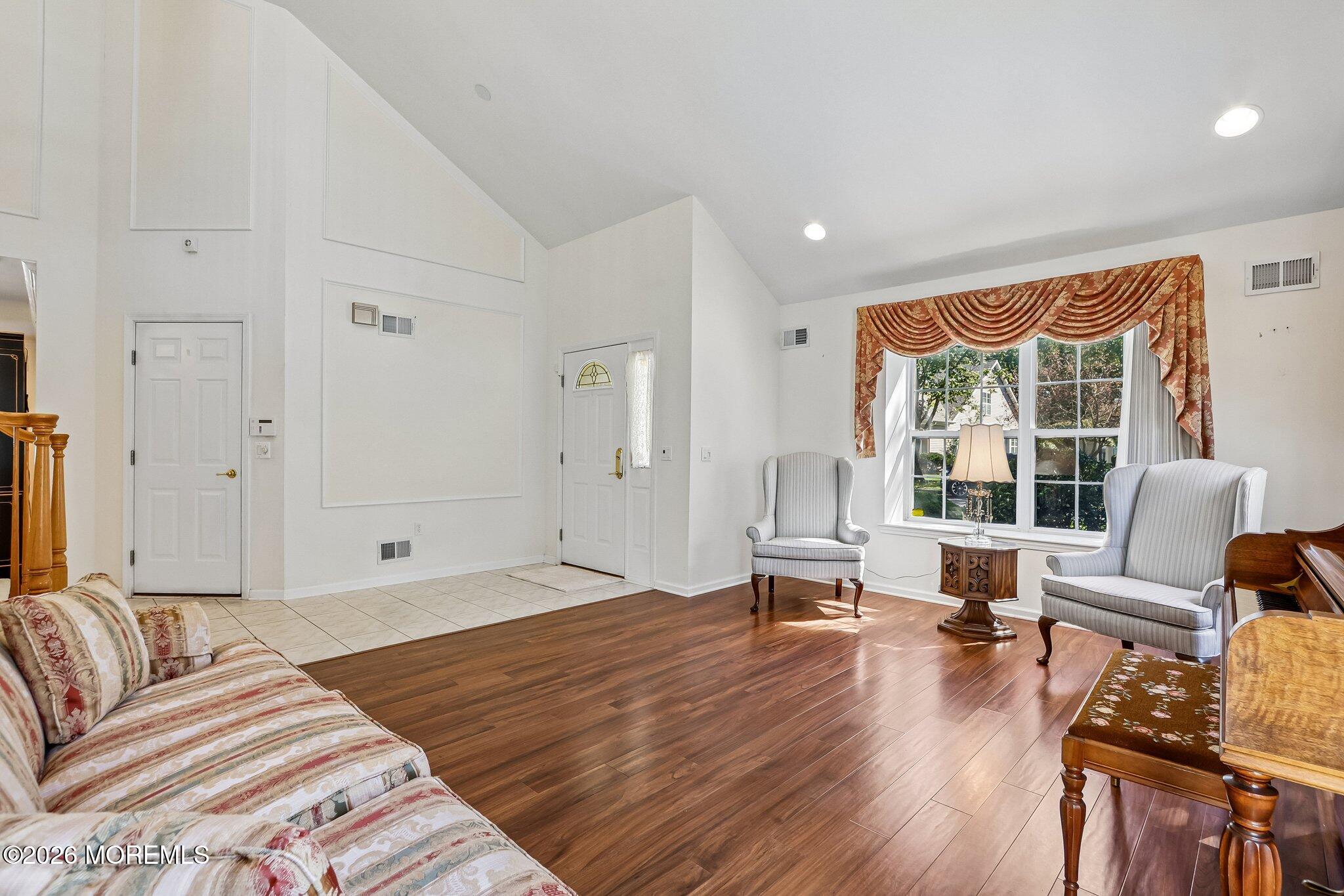 12 Sandhurst Road Image 4
