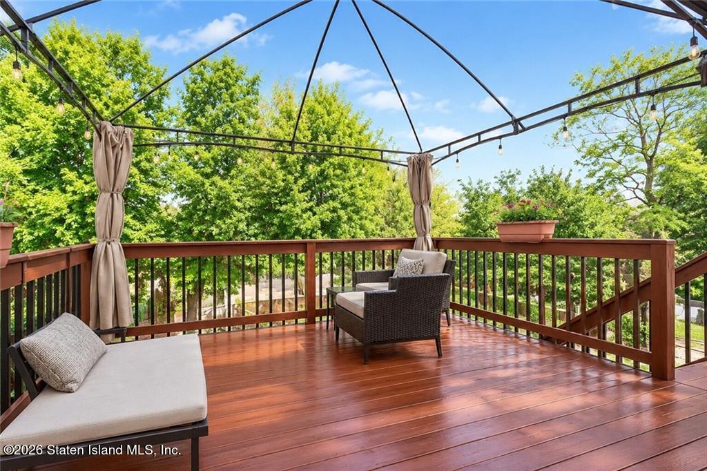 417 Father Capodanno Boulevard, Staten Island, NY, 10305 image 32