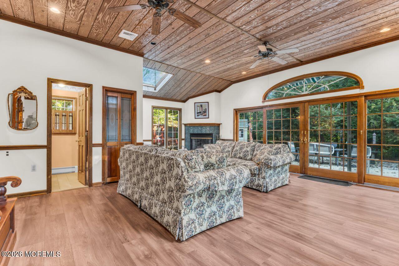 484 Apple Valley Drive Image 5